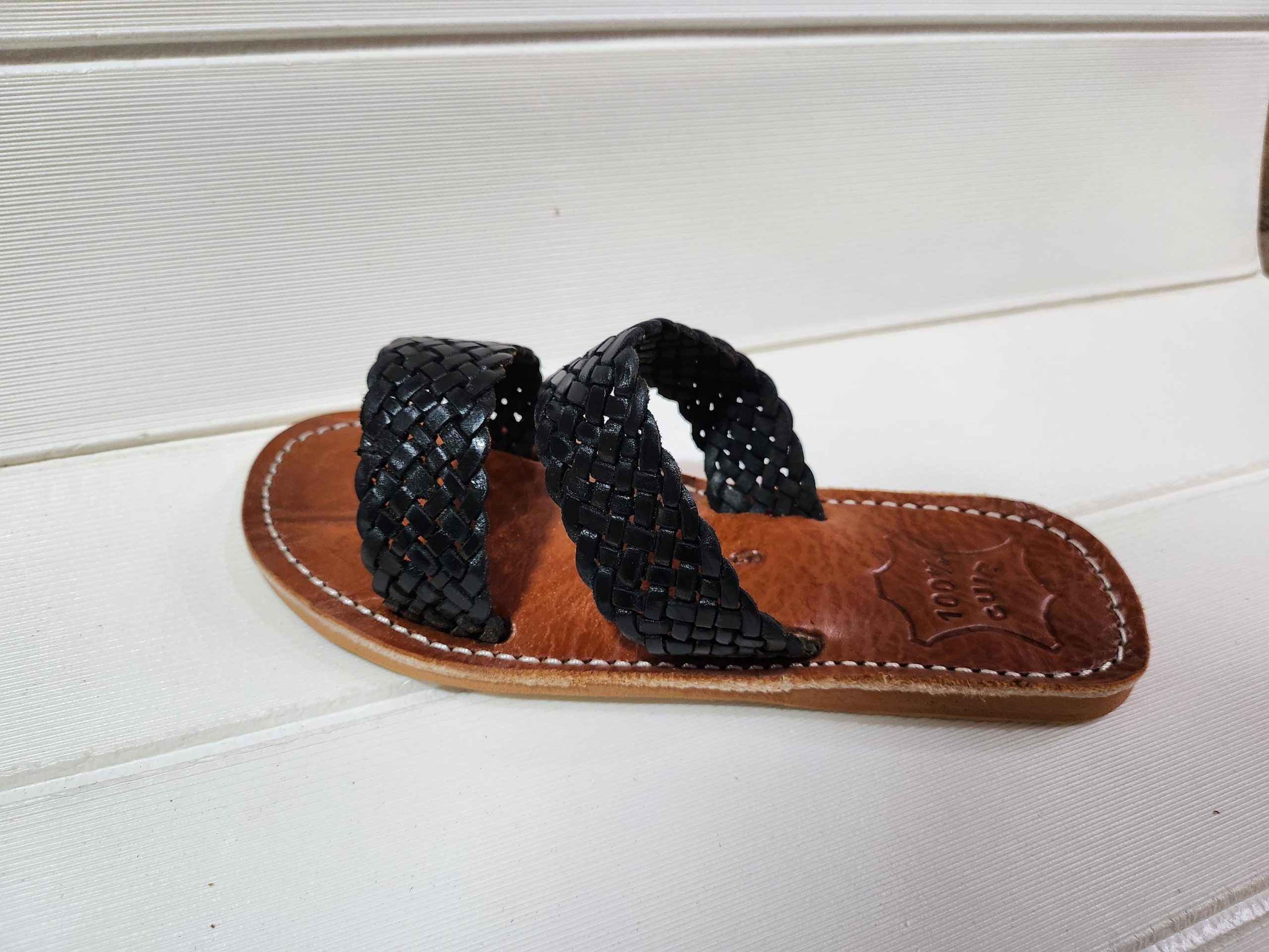 Handmade Moroccan Black Leather Sandals – Woven Double Strap Slides – Women’s Flat Summer Slippers – Boho Artisan Footwear – Open Toe Shoes