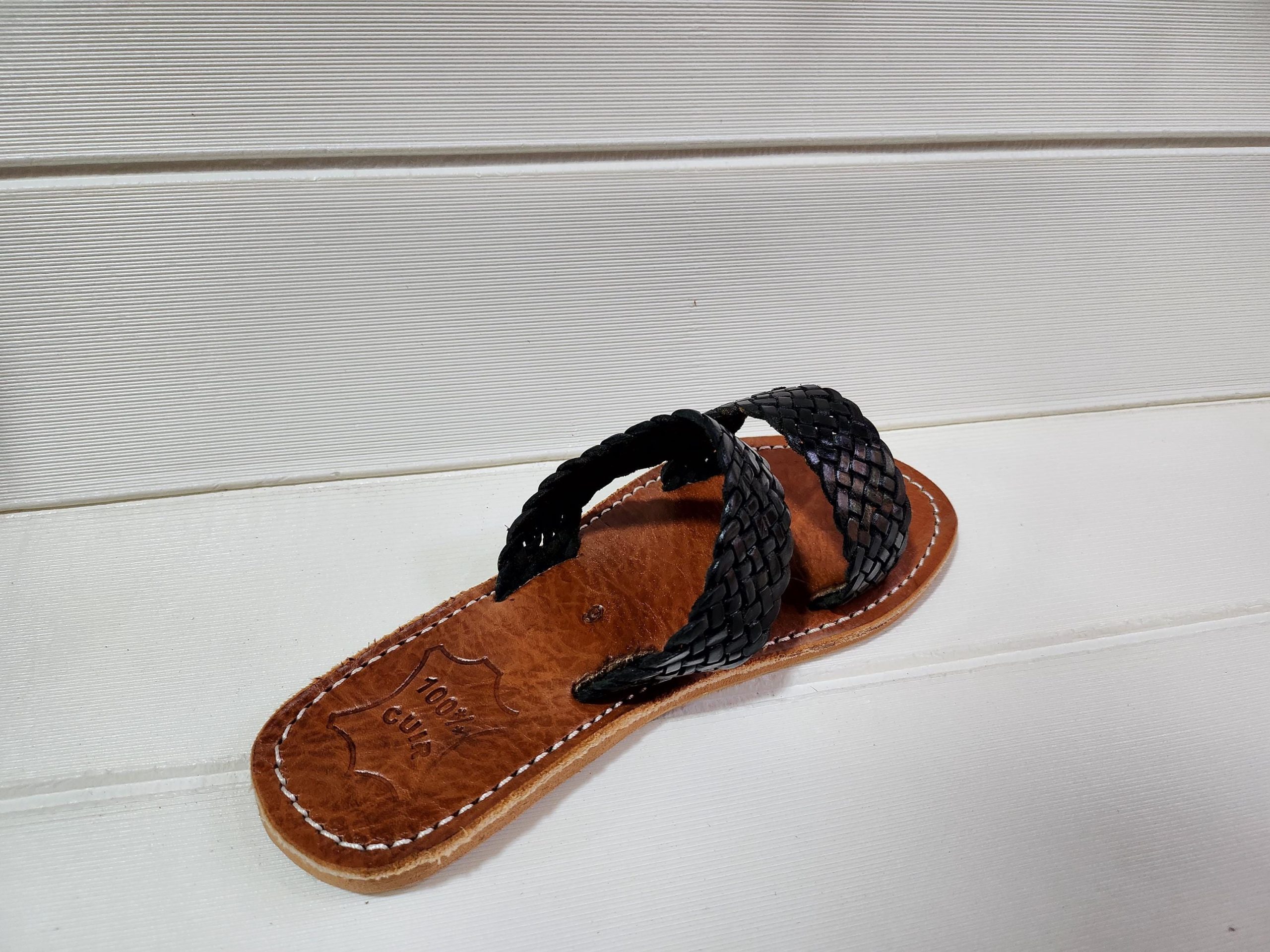 Handmade Moroccan Black Leather Sandals – Woven Double Strap Slides – Women’s Flat Summer Slippers – Boho Artisan Footwear – Open Toe Shoes