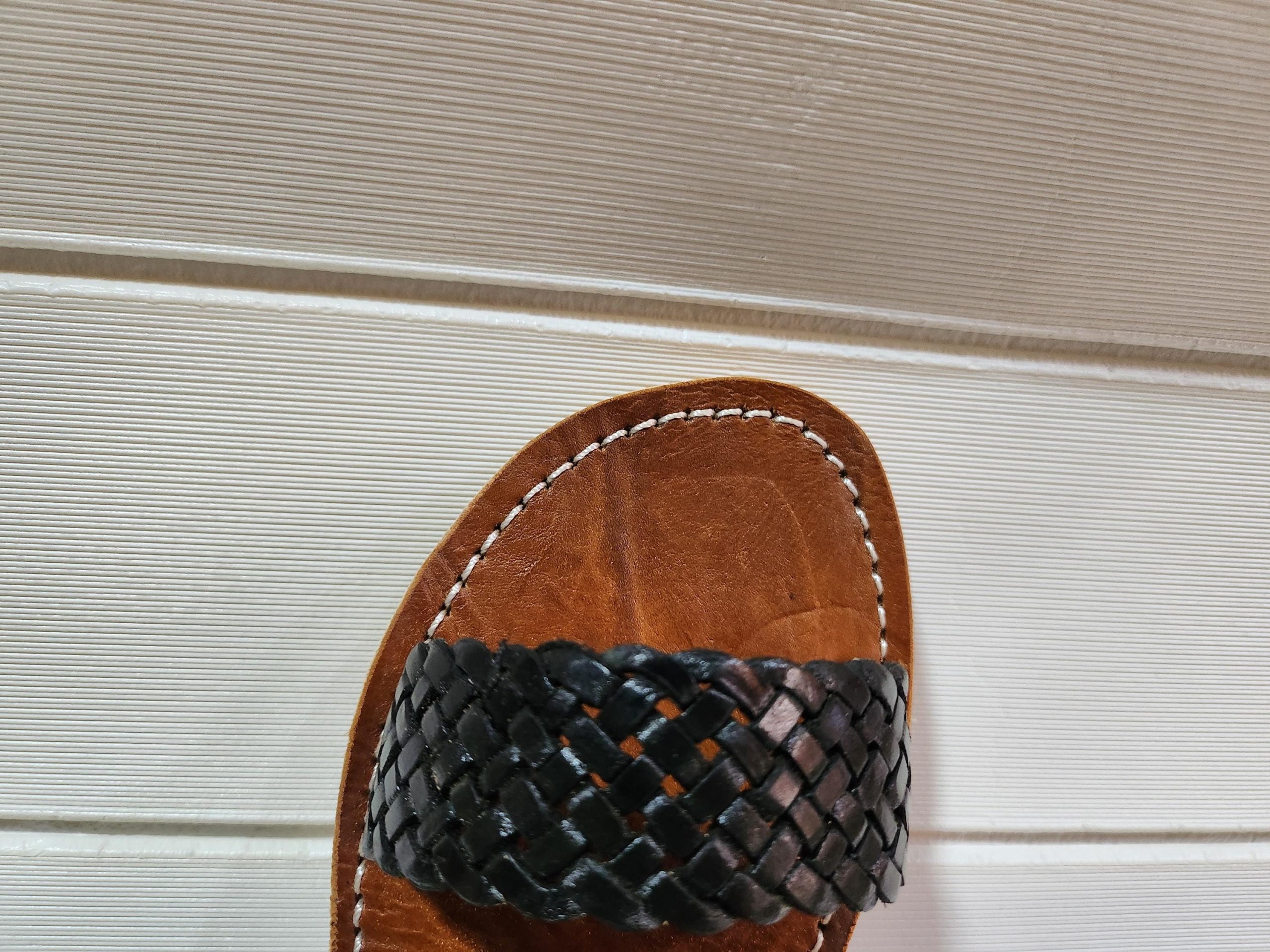 Handmade Moroccan Black Leather Sandals – Woven Double Strap Slides – Women’s Flat Summer Slippers – Boho Artisan Footwear – Open Toe Shoes