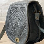 Handmade Moroccan Leather Crossbody Bag – Tooled Floral Carving Saddle Purse – Boho Vintage Shoulder Bag – Artisan Cowhide Leather Handbag